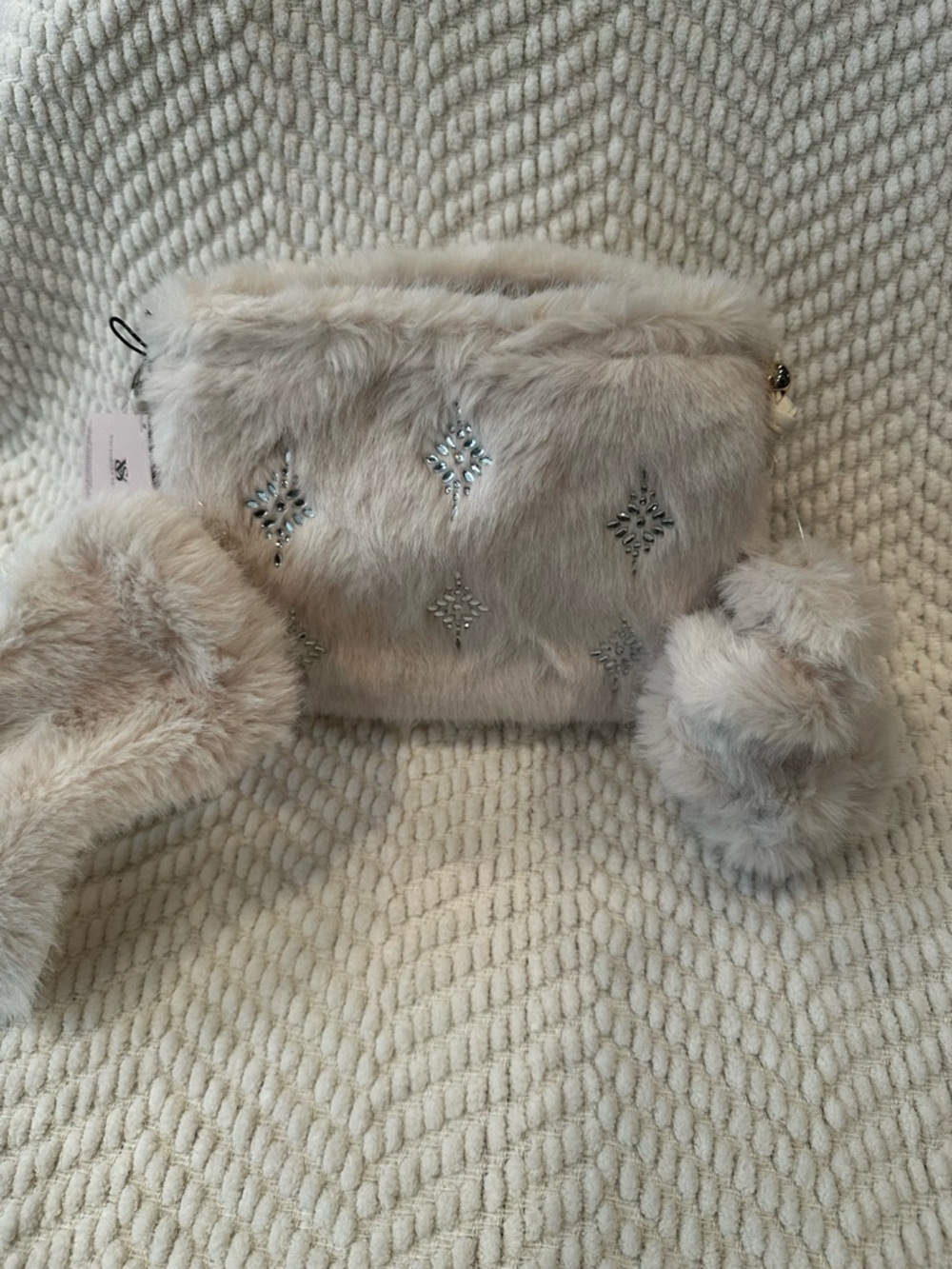 Victoria's Secret Plush Faux Fur 3 Piece Travel Bag Accessories Gift Set- Ivory
